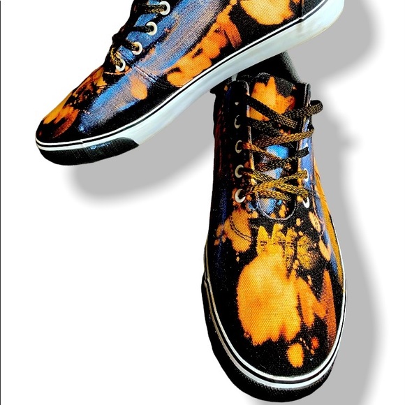 Sneaker - Picture 3 of 5